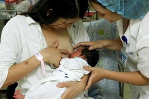Chỉ có 20% trẻ em được bú mẹ đến 24 tháng tuổi