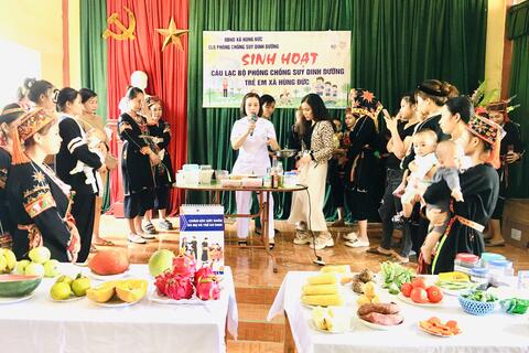 Hướng dẫn thực hành dinh dưỡng cho hơn 100 bà mẹ tại xã Hùng Đức, huyện Hàm Yên