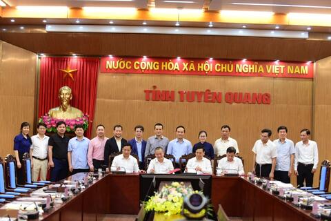 Bệnh viện Đại học Y Hà Nội hỗ trợ nâng cao chất lượng khám chữa bệnh tại các huyện vùng cao tại Tuyên Quang